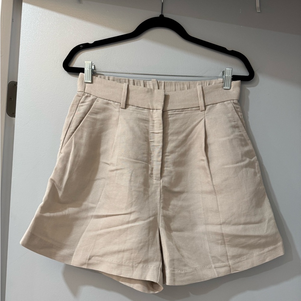 H&M Cream Bermuda Shorts High-Waisted Pleated